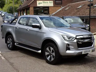 Used Isuzu Pick up 164 HP (120 kW) 2021 Silver Pickup