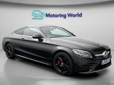 Usado Mercedes C200 AMG line 184 HP (135 kW) 2020 Preto Coupé