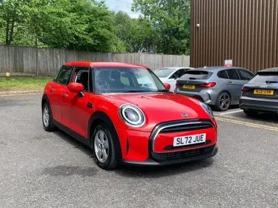 Used Mini Cooper Classic 134 HP (98 kW) 2022 Red Hatchback