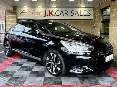 Used Citroën DS5 161 HP (118 kW) 2014 Black Hatchback