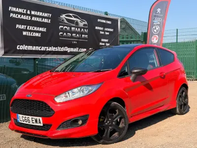 Begagnad Ford Fiesta Zetec 140 HK (102 kW) 2016 Röd Halvkombi