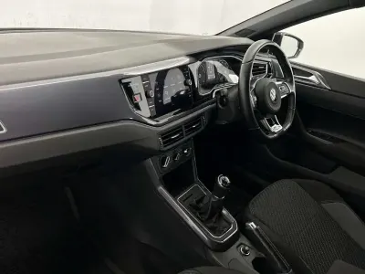Usado VW Polo R-line 110 HP (80 kW) 2021 Branco Citadino