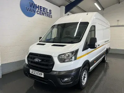 Usado Ford Transit S 170 HP (125 kW) 2023 Branco Van