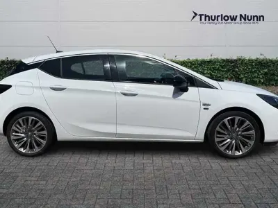 Used Vauxhall Astra Edition 145 HP (106 kW) 2021 Summit white Hatchback