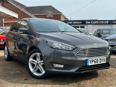 Używany Ford Focus Zetec 2018 Szary Hatchback