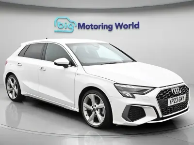 Begagnad Audi A3 Sportback S-Line 150 HK (110 kW) 2023 Vit Halvkombi