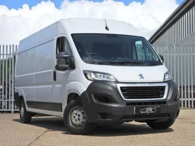 Used Peugeot Boxer Premium 140 HP (102 kW) 2023 White Van