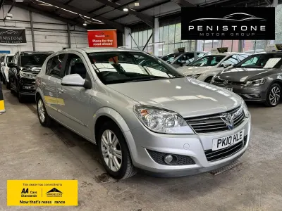 Used Vauxhall Astra Design Edition 115 HP (84 kW) 2010 Silver Hatchback