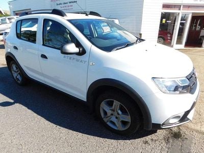 Used Dacia Sandero Comfort 90 HP (66 kW) 2018 White Hatchback