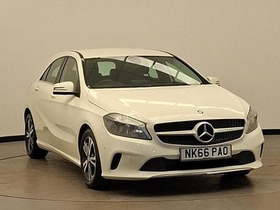 Used Mercedes A180 Executive 109 HP (80 kW) 2016 White Hatchback