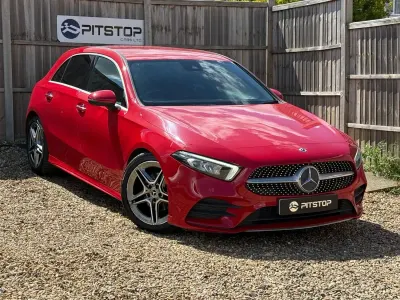 Begagnad Mercedes A180 AMG Line Premium 136 HK (100 kW) 2018 Röd Halvkombi