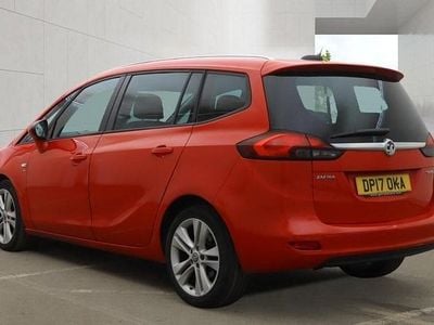 Used Vauxhall Zafira SRi 140 HP (102 kW) 2017 Lava red MPV