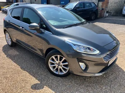 Used Ford Fiesta Titanium 100 HP (73 kW) 2018 Grey Hatchback