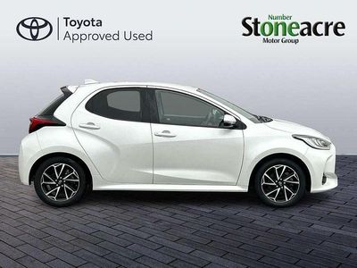 Used Toyota Yaris Hybrid Design 116 HP (85 kW) 2023 White Hatchback