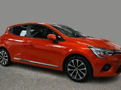 Używany Renault Clio V Iconic 101 KM (74 kW) 2020 Pomarańczowy Hatchback