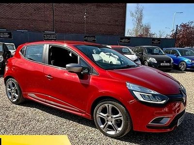 Used Renault Clio IV Dynamique 90 HP (66 kW) 2018 Red Hatchback