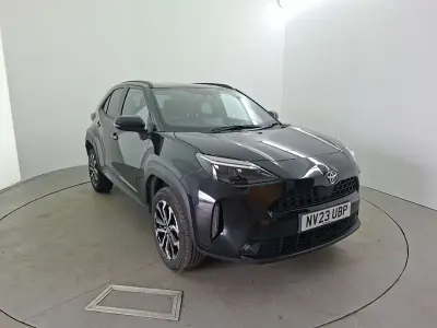 Used Toyota Yaris Hybrid Design 116 HP (85 kW) 2023 Black Estate