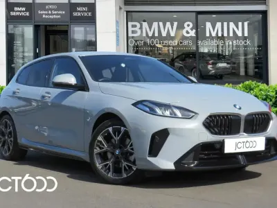 Usado BMW 120 M Sport 154 CV (113 kW) 2025 Gris Utilitario