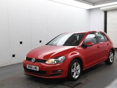 Used VW Golf VII Edition 125 HP (91 kW) 2017 Red Hatchback