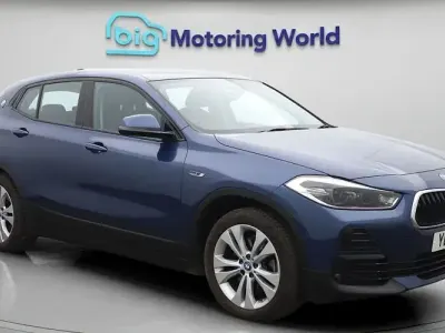 Begagnad BMW X2 Sport Line 221 HK (162 kW) 2022 Blå SUV