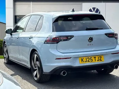 Used VW Golf VIII GTI 265 HP (194 kW) 2025 Blue Hatchback