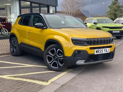 Used Jeep Avenger Summit 100 HP (73 kW) 2025 Yellow/black SUV