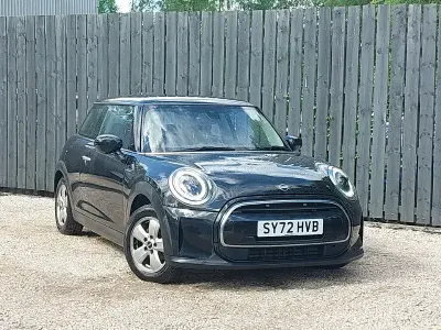 Begagnad Mini Cooper Classic 136 HK (100 kW) 2023 Svart Halvkombi