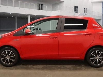 Usado Toyota Yaris Hybrid 100 CV (73 kW) 2018