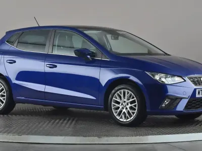 Usado Seat Ibiza Design 95 CV (69 kW) 2017 Azul Utilitario