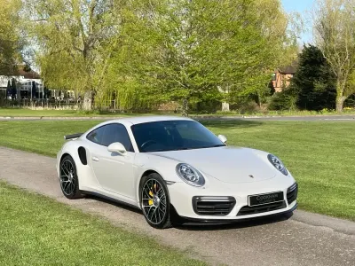 Usado Porsche 911 Turbo S 580 HP (426 kW) 2018 Cinzento Coupé