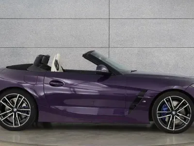 Begagnad BMW Z4 M Sport 194 HK (142 kW) 2023 Lila Cab