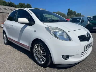 Used Toyota Yaris SR 2008 White Hatchback