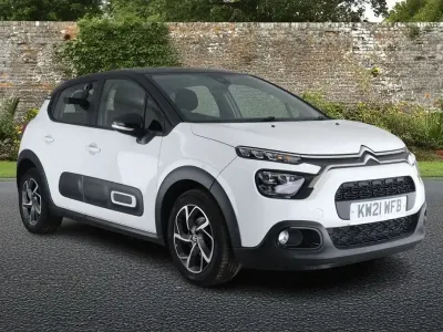 Używany Citroën C3 PureTech 83 KM (61 kW) 2021 Biały Hatchback