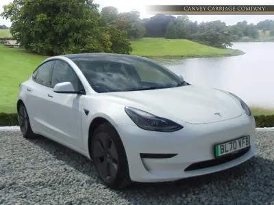 Used Tesla Model 3 Standard Range 239 kW (325 HP) 2020 White Sedan