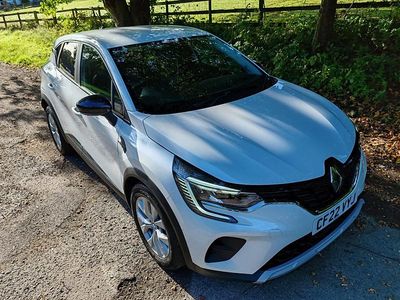 Second-hand Renault Captur Iconic 2022 Alb SUV