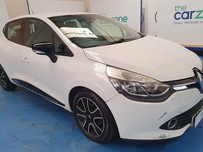 Used Renault Clio IV Dynamique 75 HP (55 kW) 2014 White Hatchback