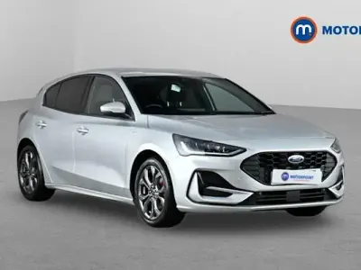 Used Ford Focus ST-Line 125 HP (91 kW) 2023 Silver Hatchback