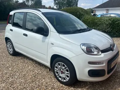 Używany Fiat Panda Easy 69 KM (50 kW) 2015 Biały Hatchback