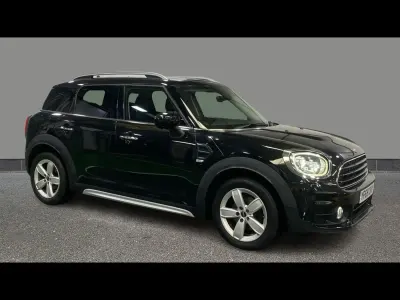 Używany Mini Cooper Comfort 2020 Czarny Hatchback