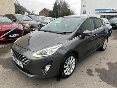 Używany Ford Fiesta Titanium 100 KM (73 kW) 2019 Szary Hatchback