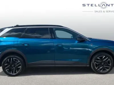Używany Peugeot 5008 GT 134 KM (98 kW) 2025 Niebieski SUV