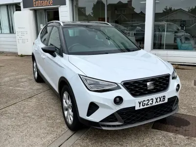 Used Seat Arona FR 110 HP (80 kW) 2023 White SUV