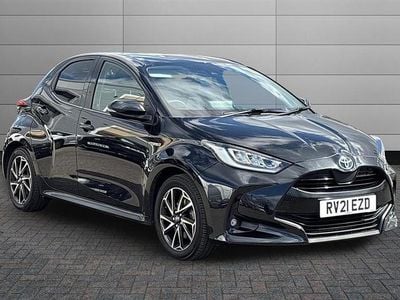 Used Toyota Yaris Hybrid Design 116 HP (85 kW) 2021 Black Hatchback