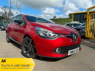 Używany Renault Clio IV Dynamique 90 KM (66 kW) 2015 Czerwony Hatchback