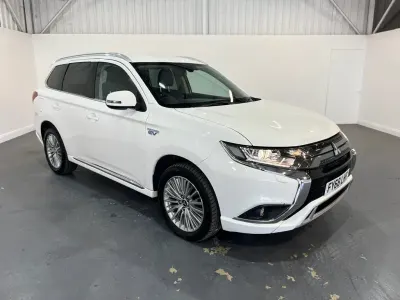 Used Mitsubishi Outlander P-HEV 209 HP (153 kW) 2018 White SUV