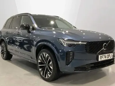 Usado Volvo XC90 Ultra 455 HP (334 kW) 2025 Azul SUV