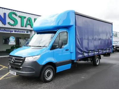 Używany Mercedes Sprinter Progressive 150 KM (110 kW) 2023 Niebieski Van
