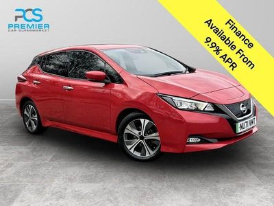 Begagnad Nissan Leaf Tekna 110 kW (150 HK) 2021 Röd Halvkombi