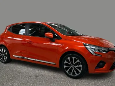 Used Renault Clio V Iconic 100 HP (73 kW) 2020 Orange Hatchback