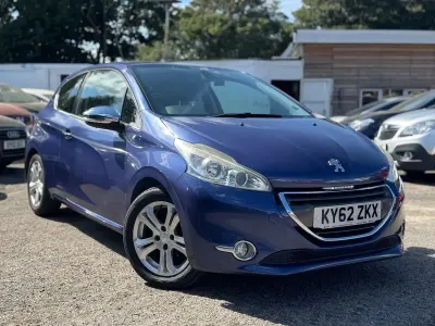Used Peugeot 208 Allure 68 HP (50 kW) 2012 Blue Hatchback